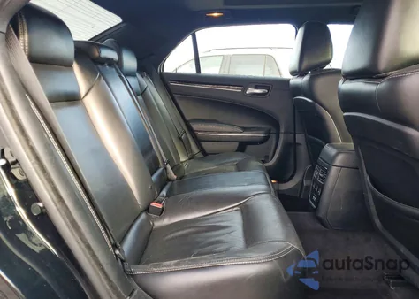 2018 Chrysler 300 S z USA, uszkodzony, nr VIN 2C3CCABG5JH222636